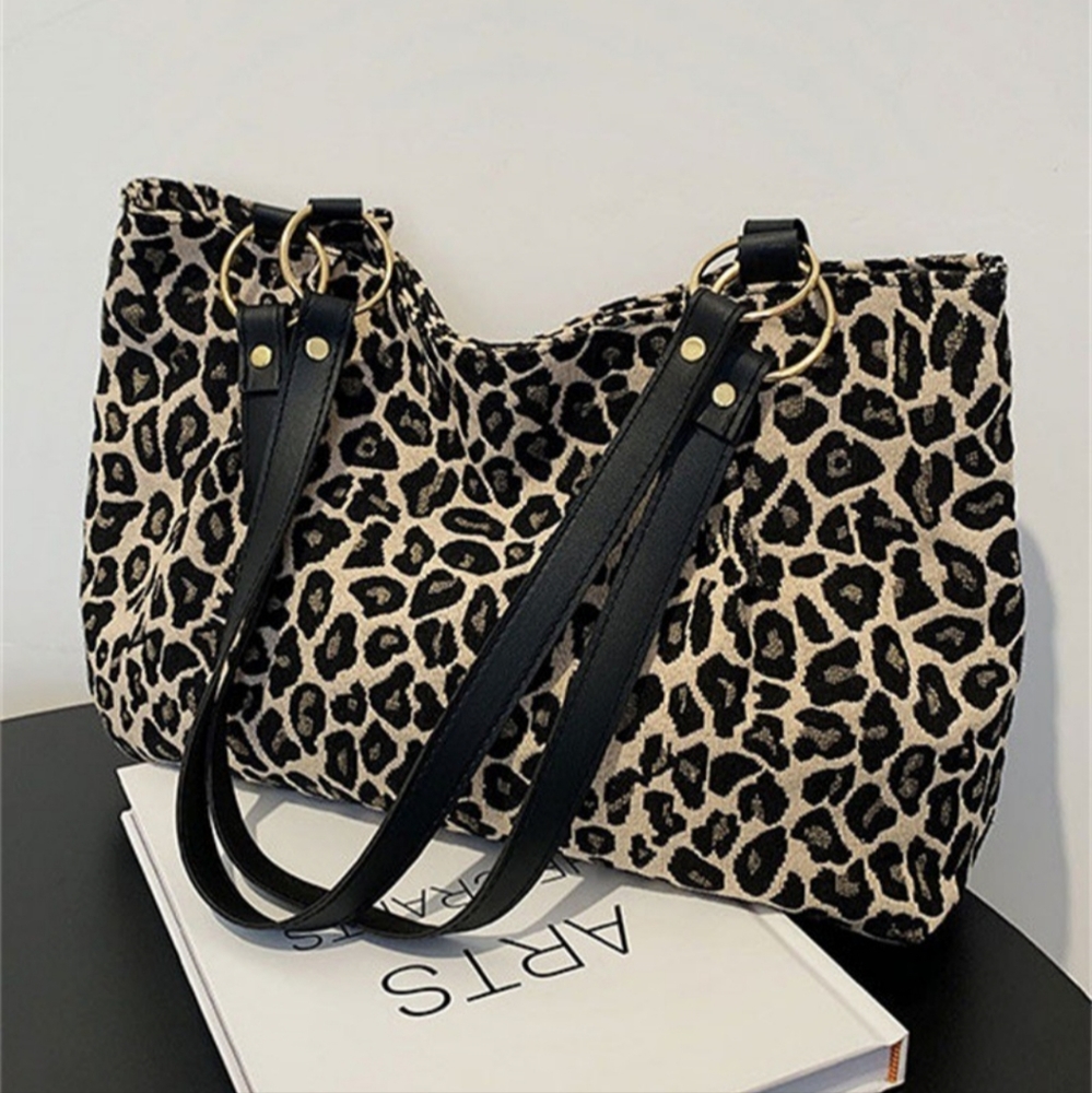 Leopard Print Tote - Picture 5 of 7
